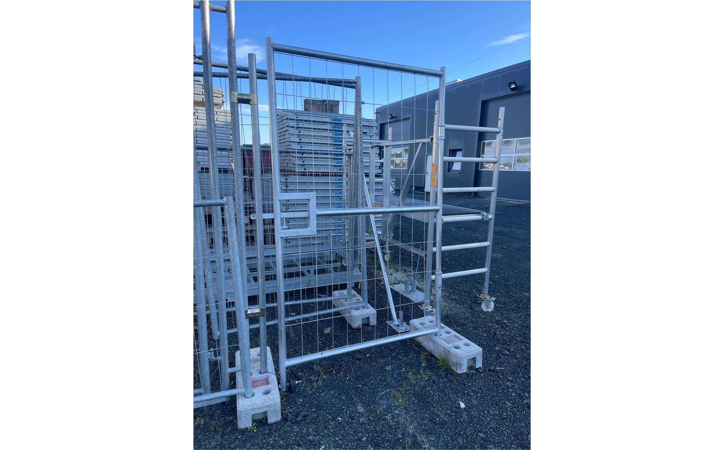 Bauheld24 - BH Personentür mit Riegel